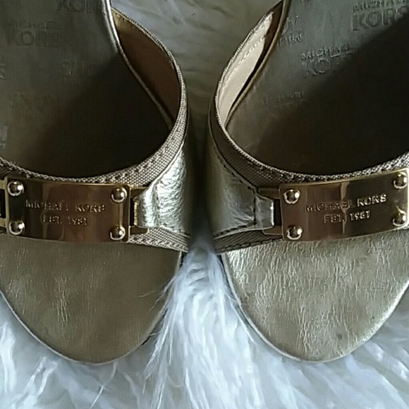 Michael Kors sandals/ heels - Picture 3 of 7